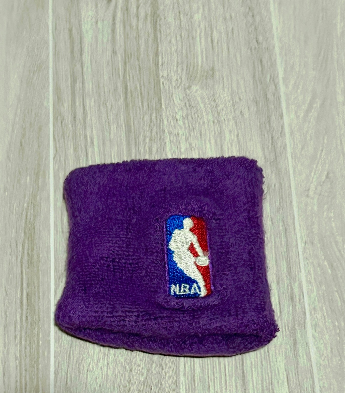 2006 Game worn Bobby Simmons wristband / MILWAUKEE BUCKS /PURPLE LOGOMAN/ depaul