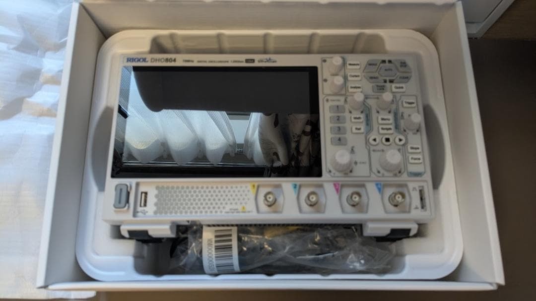 RIGOL DHO804 12bit 70MHz Digital Oscilloscope Very Clean