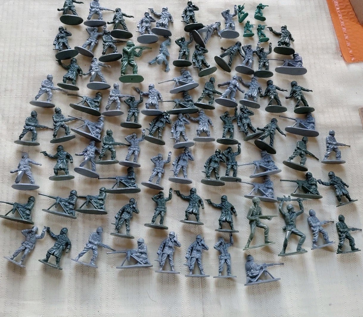 Vintage WW2 Plastic Army Men Toy Soldiers Grey And Green Figures lof of 82