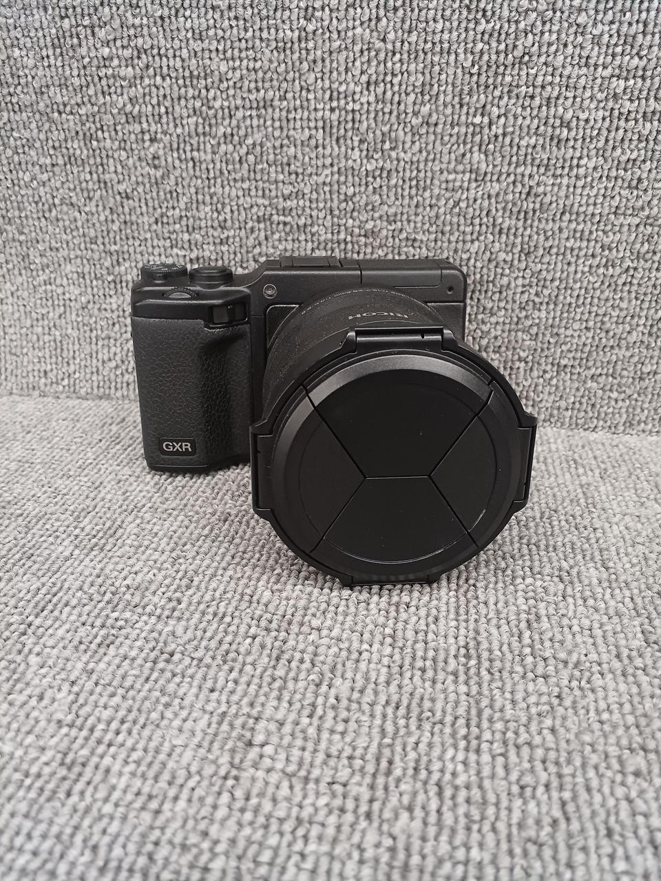 Ricoh GXR Camera Lens Kit 24mm Wide 3.5x Zoom 16.2MP APS-C Used From Japan