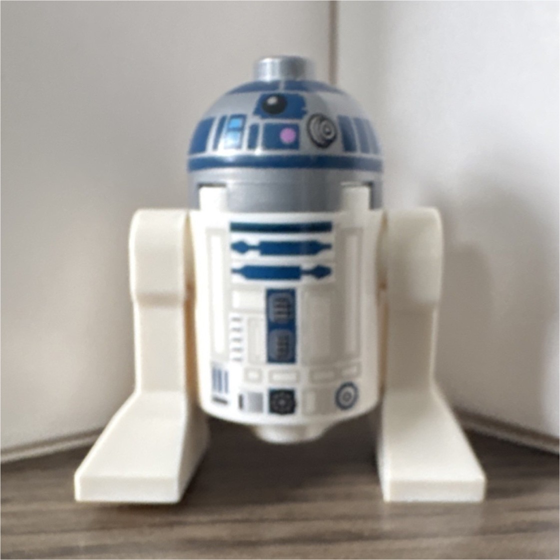 LEGO Star Wars R2-D2 Minifigure