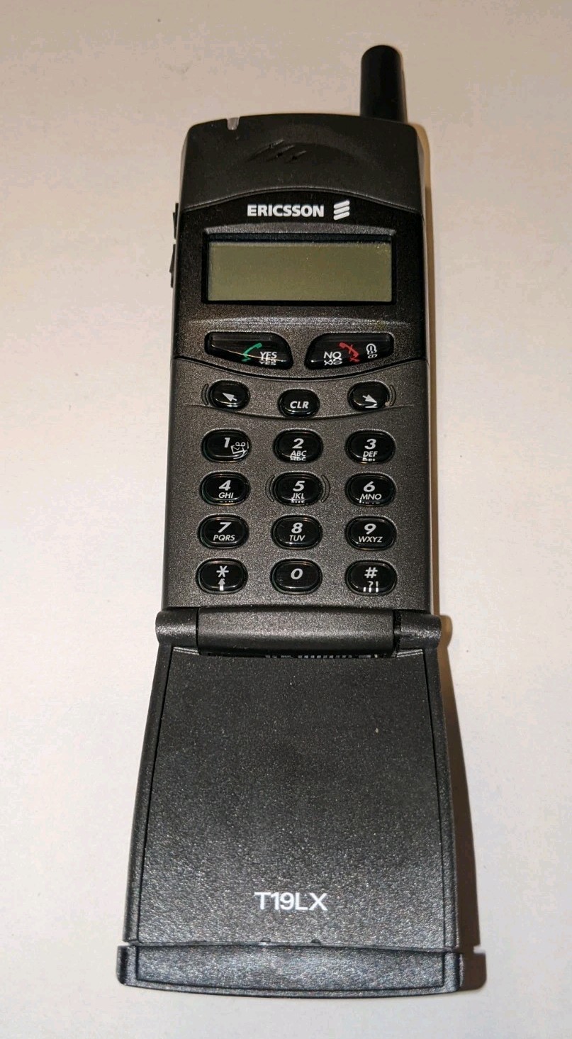 Ericsson T19LX Flip Phone Untested With Battery - - Vintage Collector