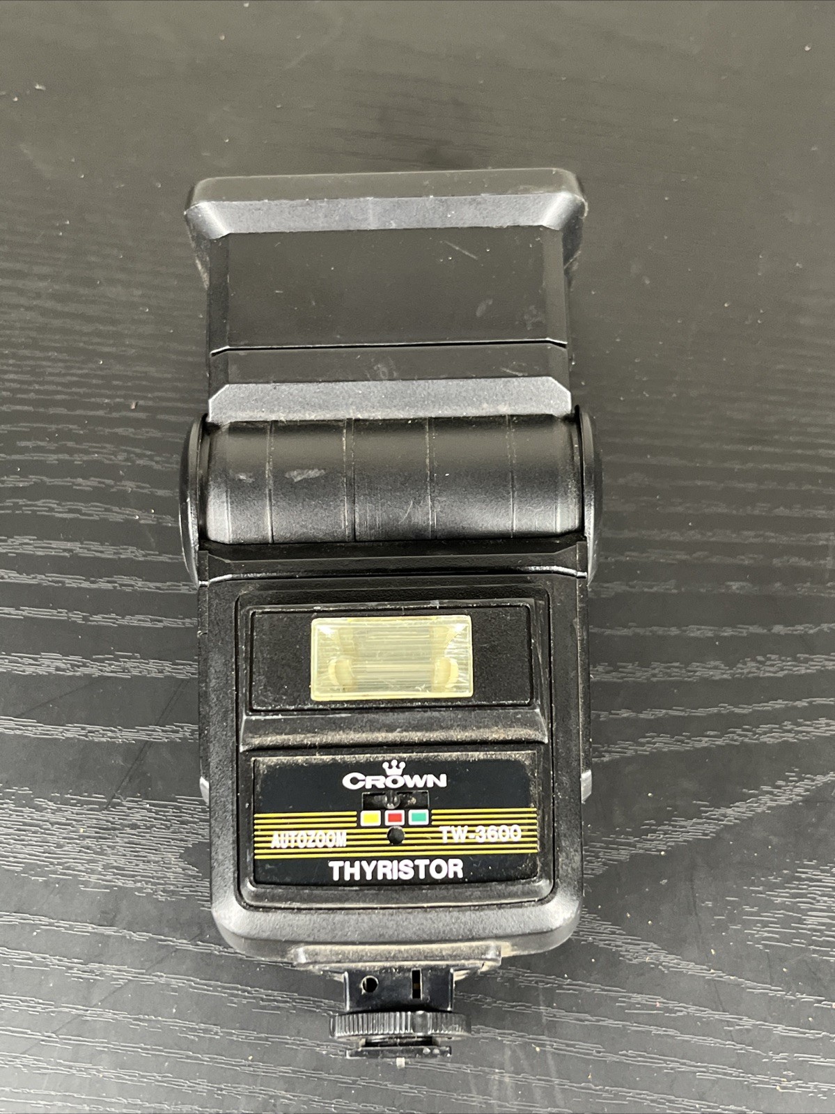 Vintage Crown Auto Zoom TW-3600 Thyristor Camera Flash