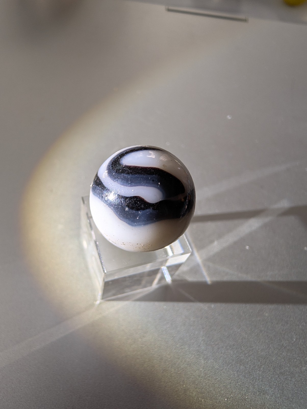 Zebra Black Swirl White 5/8" Vintage Marble