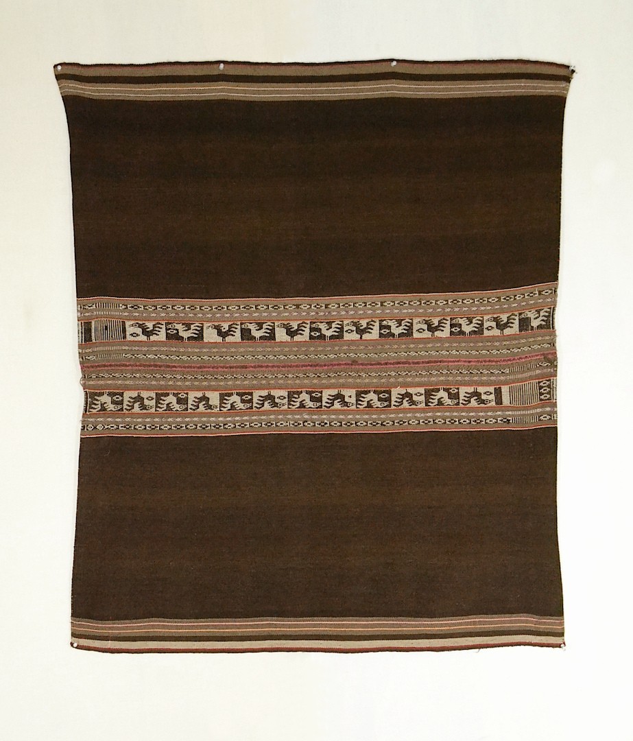 A BEAUTIFUL ANDEAN INDIAN WEAVING  LLIJJLLA / AWAYU —POTOSI, BOLIVIA - AM204