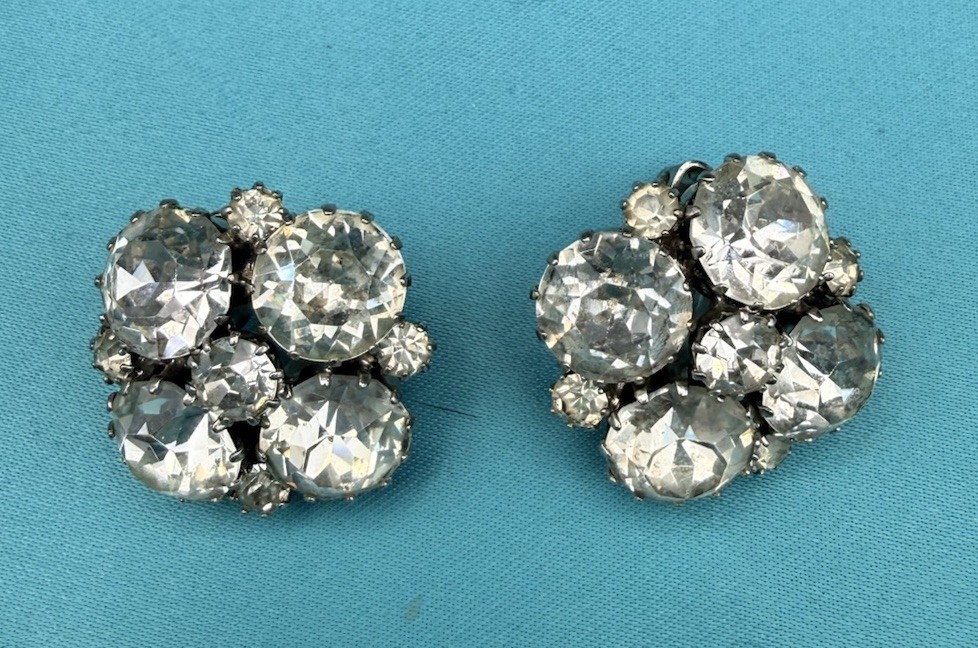Weiss Rhinestone Clip On Earrings Missing One Back See Pics C1421