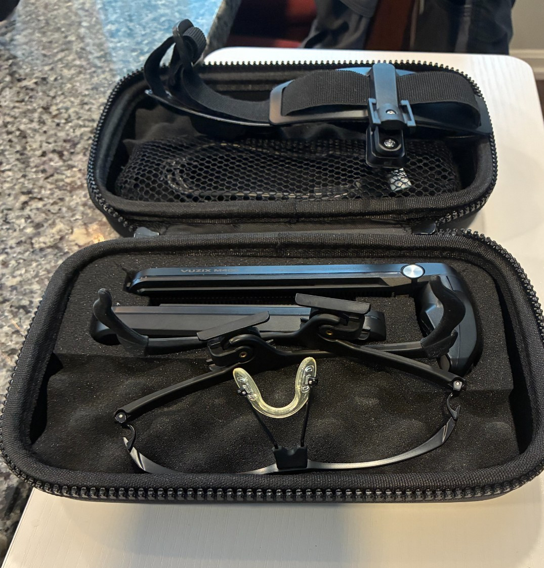 Vuzix M400 Model-472 Augmented Reality Smart Glasses w/4800 Power Bank