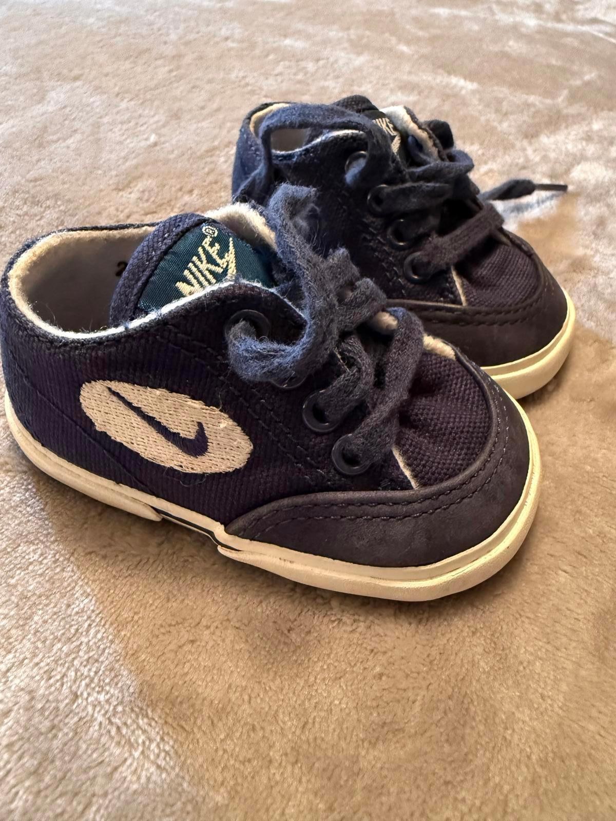 Vintage 90s NIKE Toddler Shoes Baby Canvas Size 2 Blue & White Lace Up