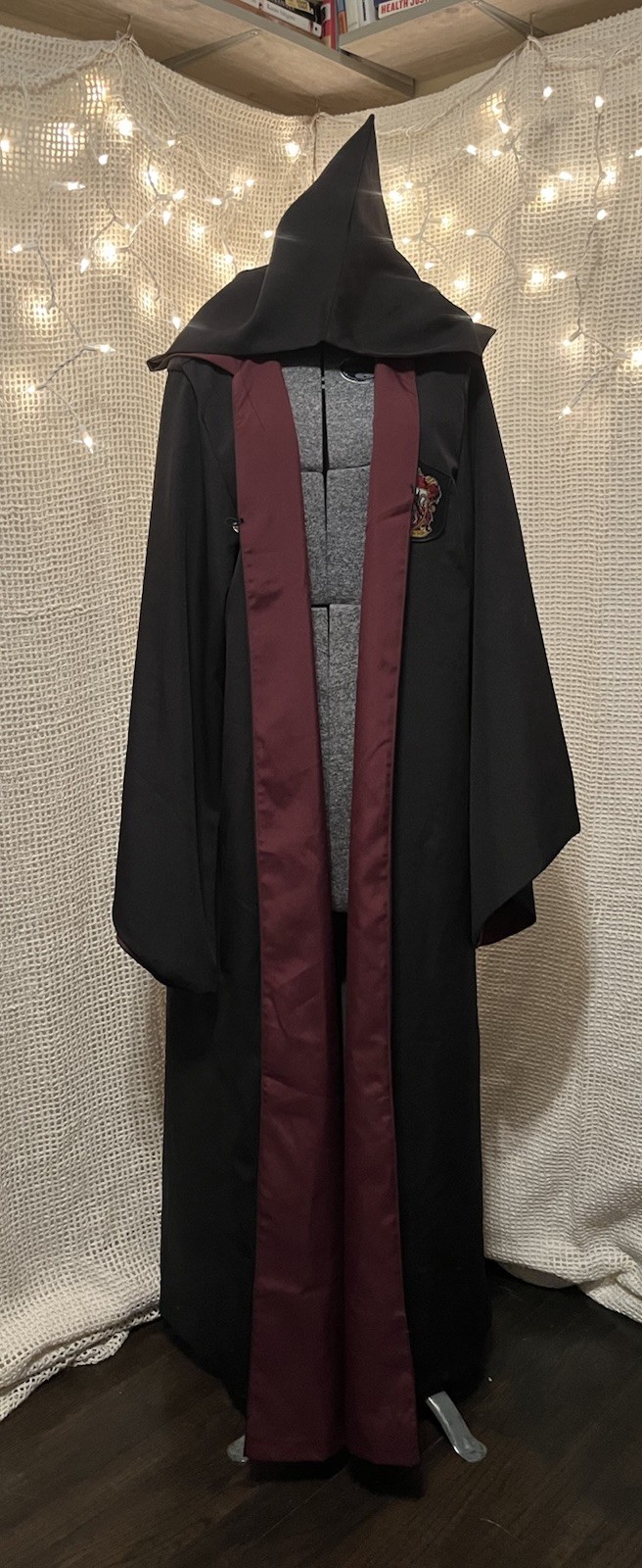 Harry Potter Adult Gryffindor Robe, size Large. 