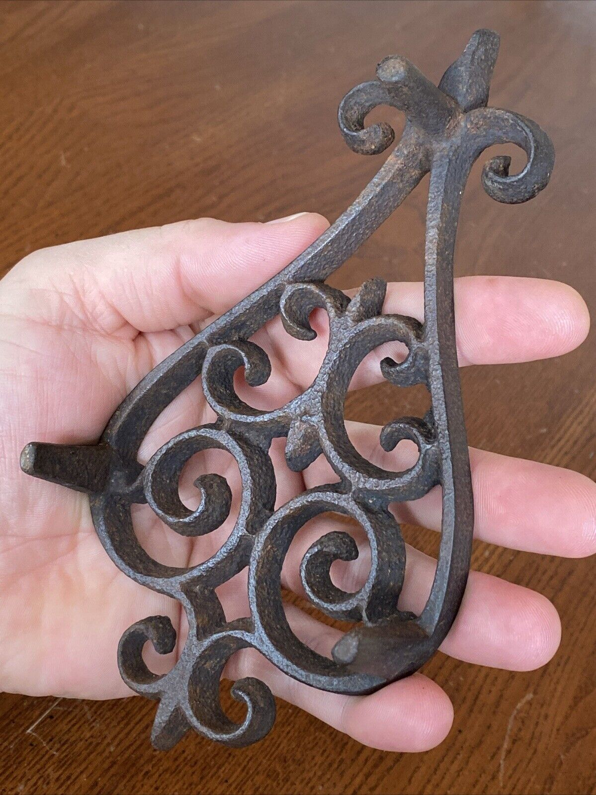 19th C Primitive Spade Scrolled Cast Iron Fireplace Hearth Sad Flat Trivet Stand