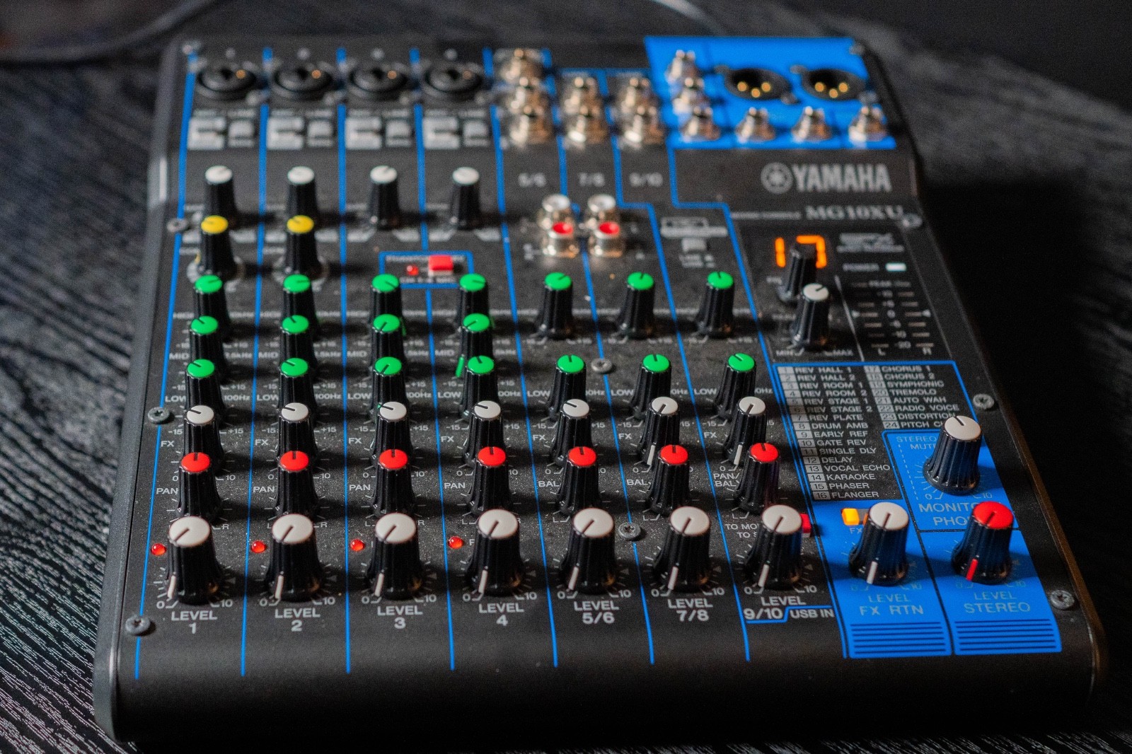 Yamaha MG10 10-Input Analog Mixer With Effects  – Clean & Fully Functional