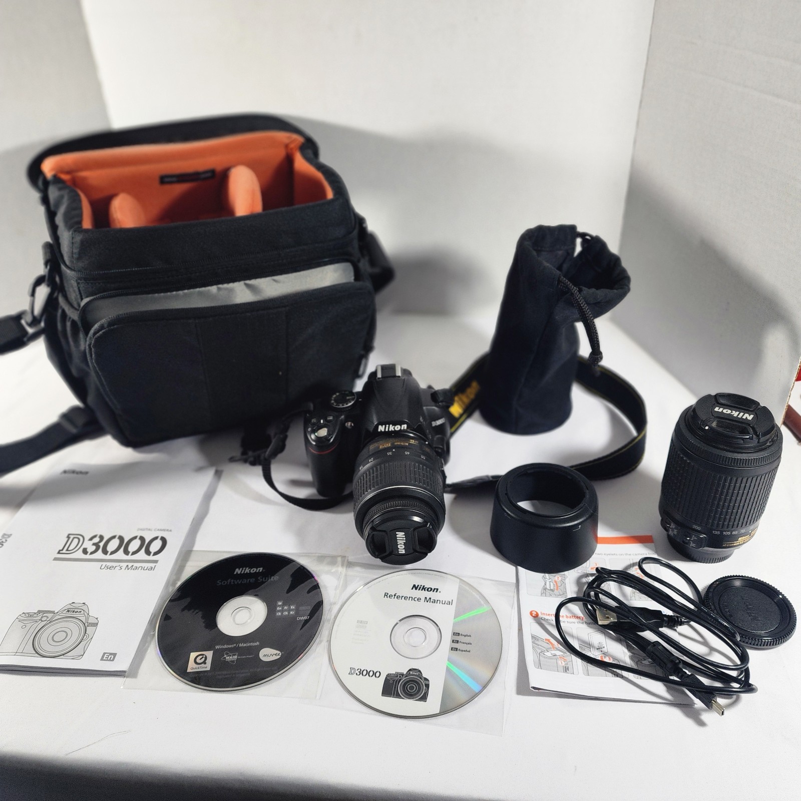 Nikon D3000 10.2MP Digital SLR Camera Xtra Zoom Lens Accessories Case Paperwork