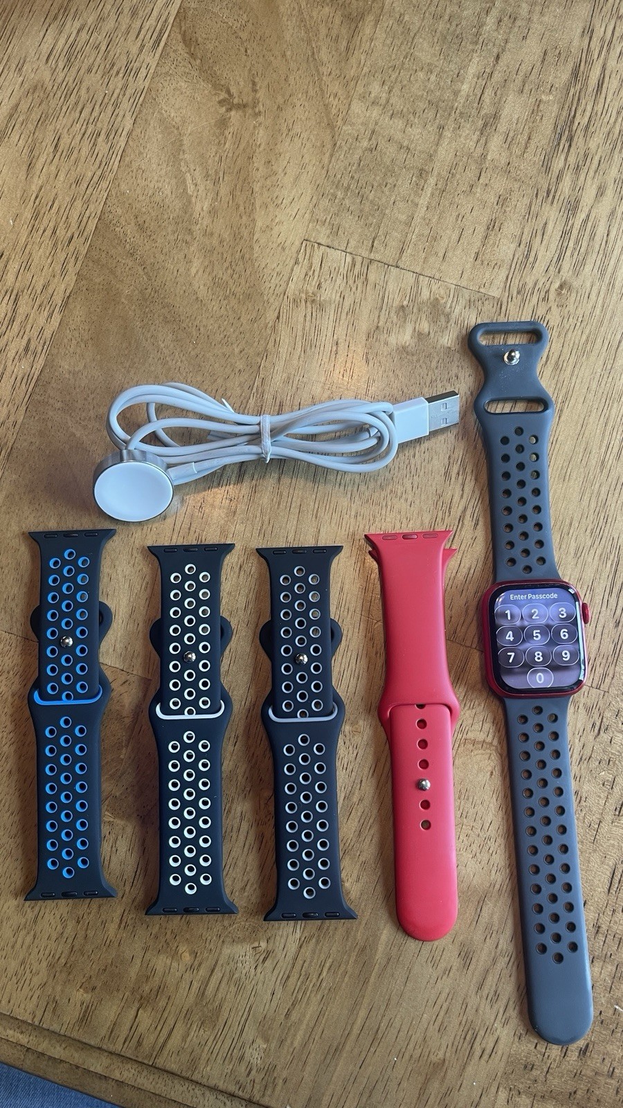 Apple Watch Series 8 GPS-LTE 41mm RED Aluminum Case Sport Band