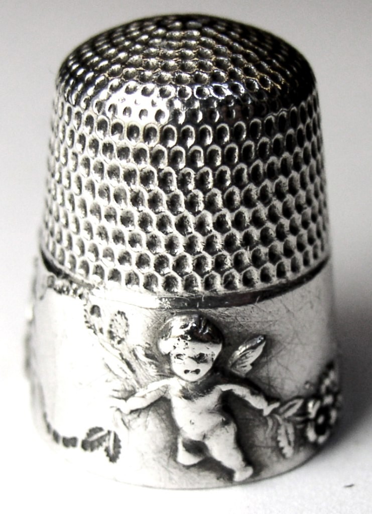 Antique Simons Bros. Sterling Silver Thimble  “Cupid”  Cherubs & Flowers  C1910s