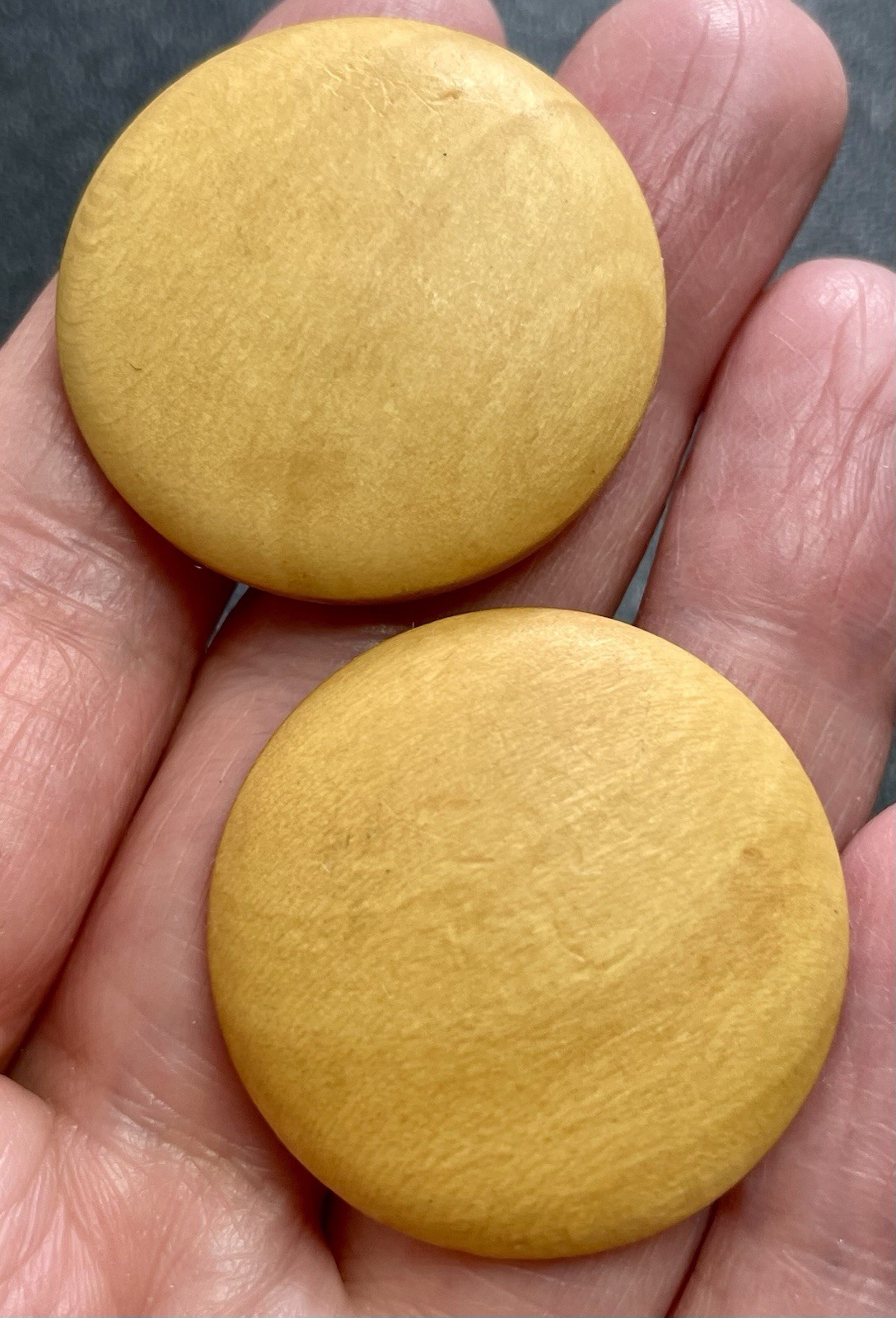 Vintage 1.3” Round Wood Retro Earrings