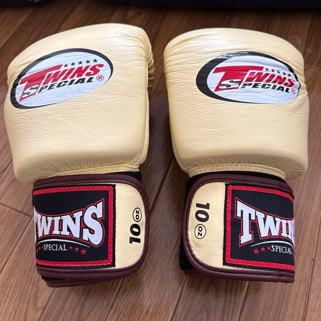 Twins Boxing Gloves 10oz Ounces Cream Color Training Sparring Punching Mitts