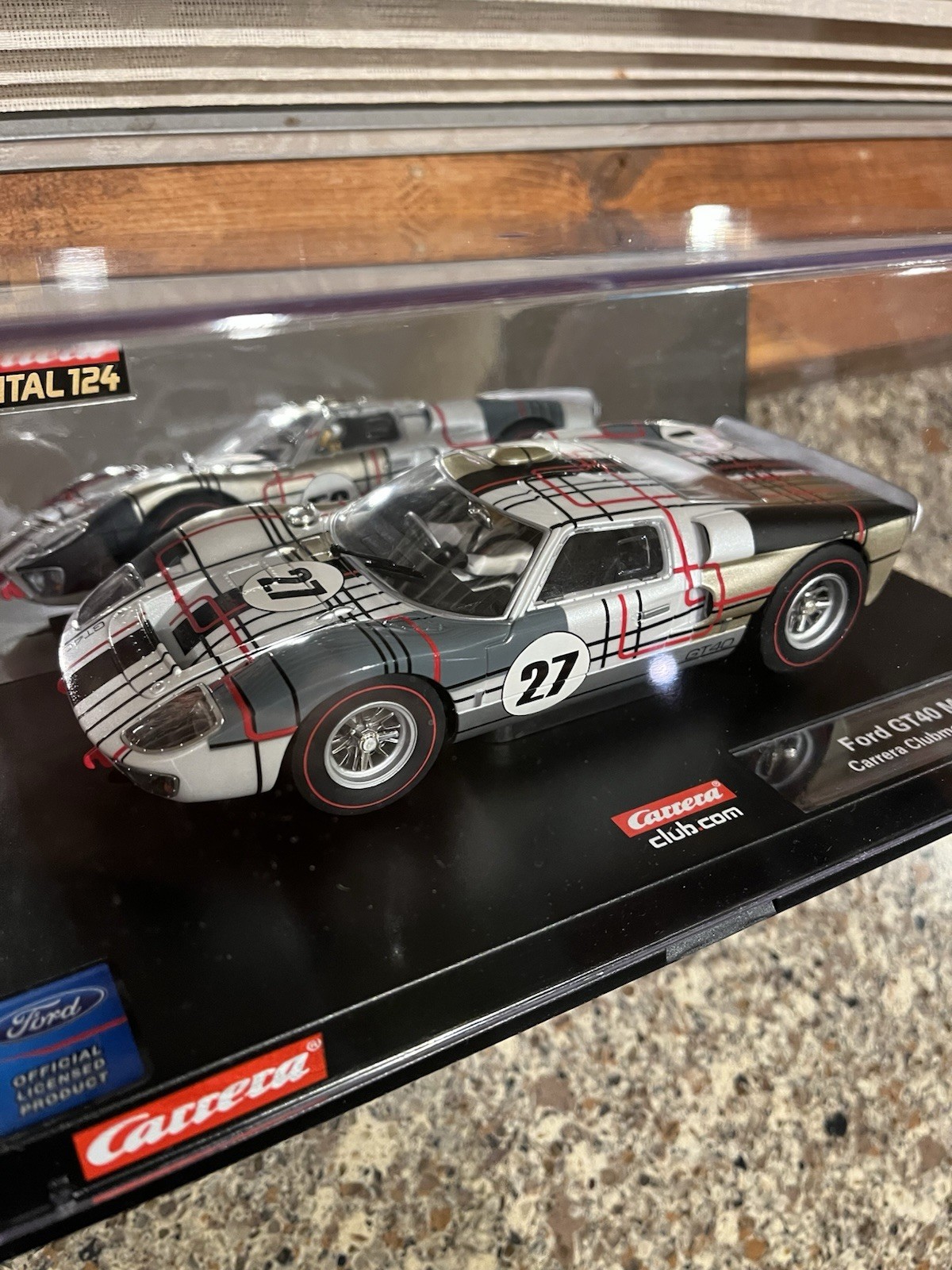 Carrera 124 Digital Slot Car Brand New Ford GT40 MkII Club Model 2011 Rare!
