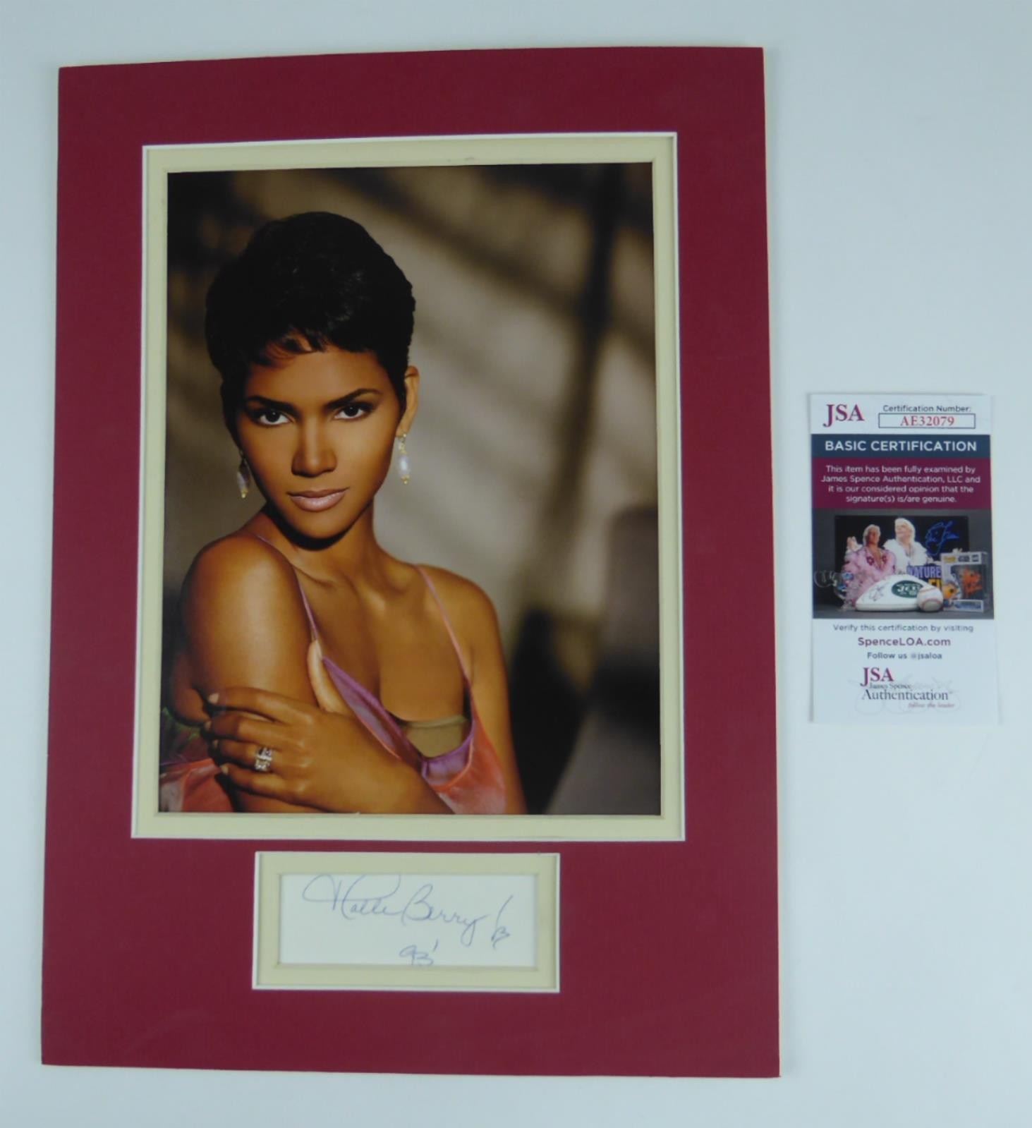 Halle Berry Signed Autographed Matted Index Card w/ 8x10 Photo NICE SIG JSA COA