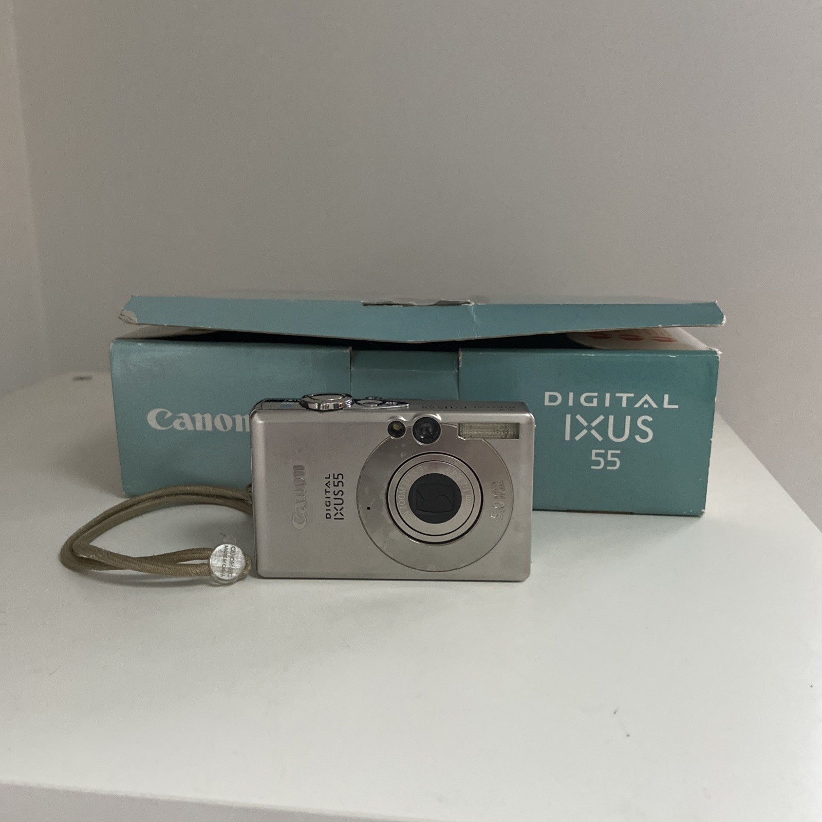 CANON Digital IXUS 55 5.0 Megapixel Digital Compact Camera - BOXED x 2 battery  