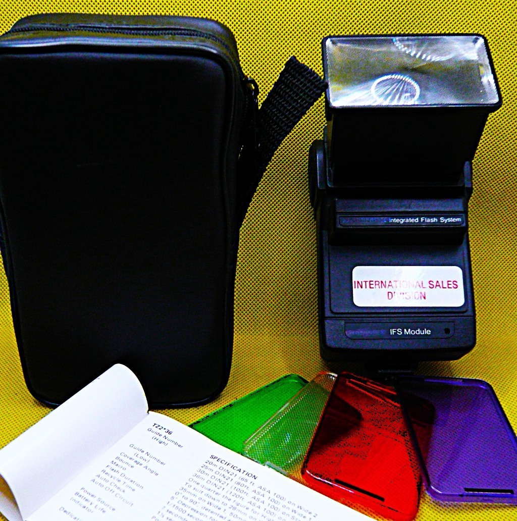 SUPER flash, universal use. for K1000 or Canon FD cameras. GN 36. Fully tested