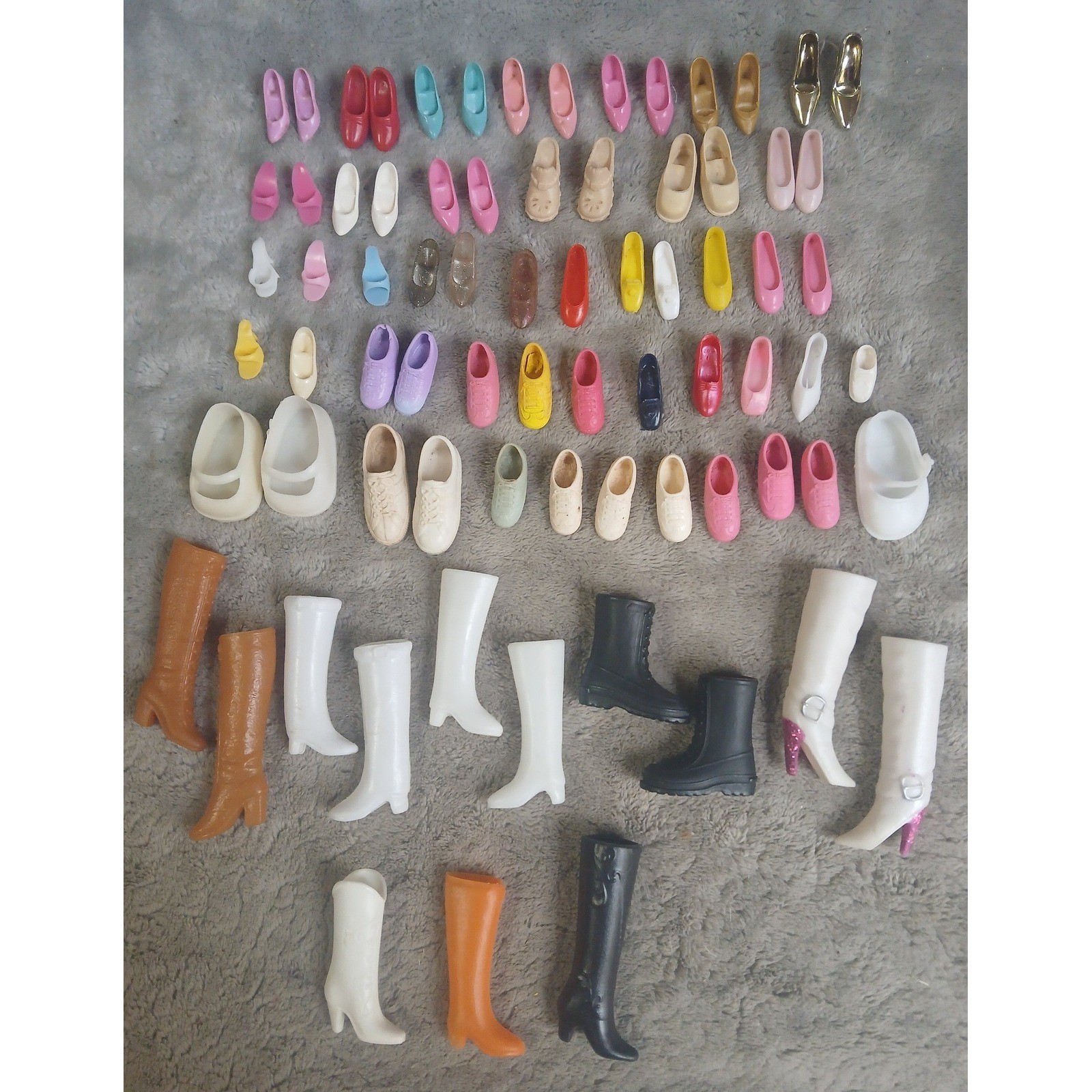 Huge Lot Vintage Fashion Doll Shoes Boots Heels Sneakers Mixed 24 Prs 24 Singles