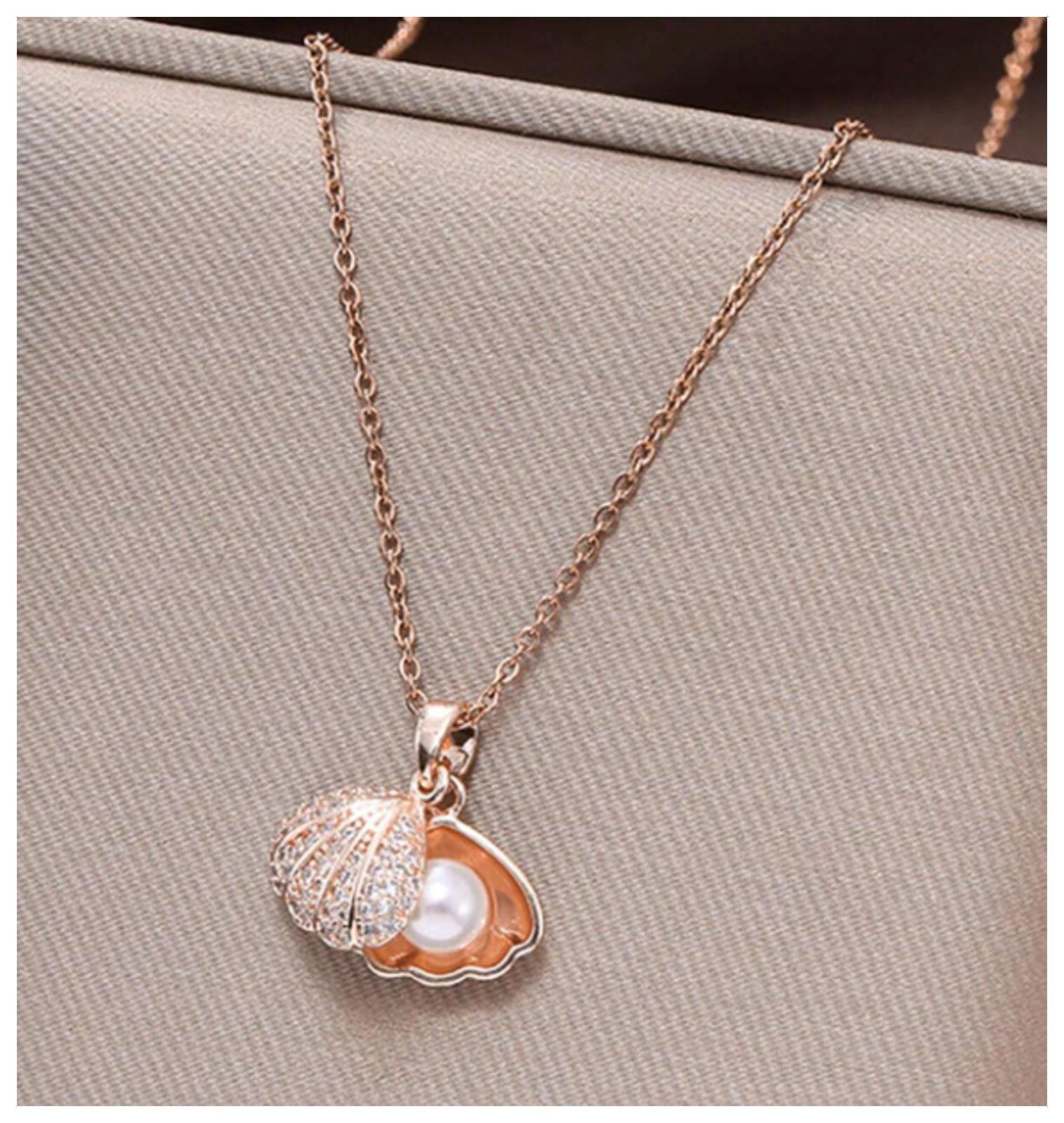 Clam and pearl - Necklace - Rose Gold - CZs - 18"