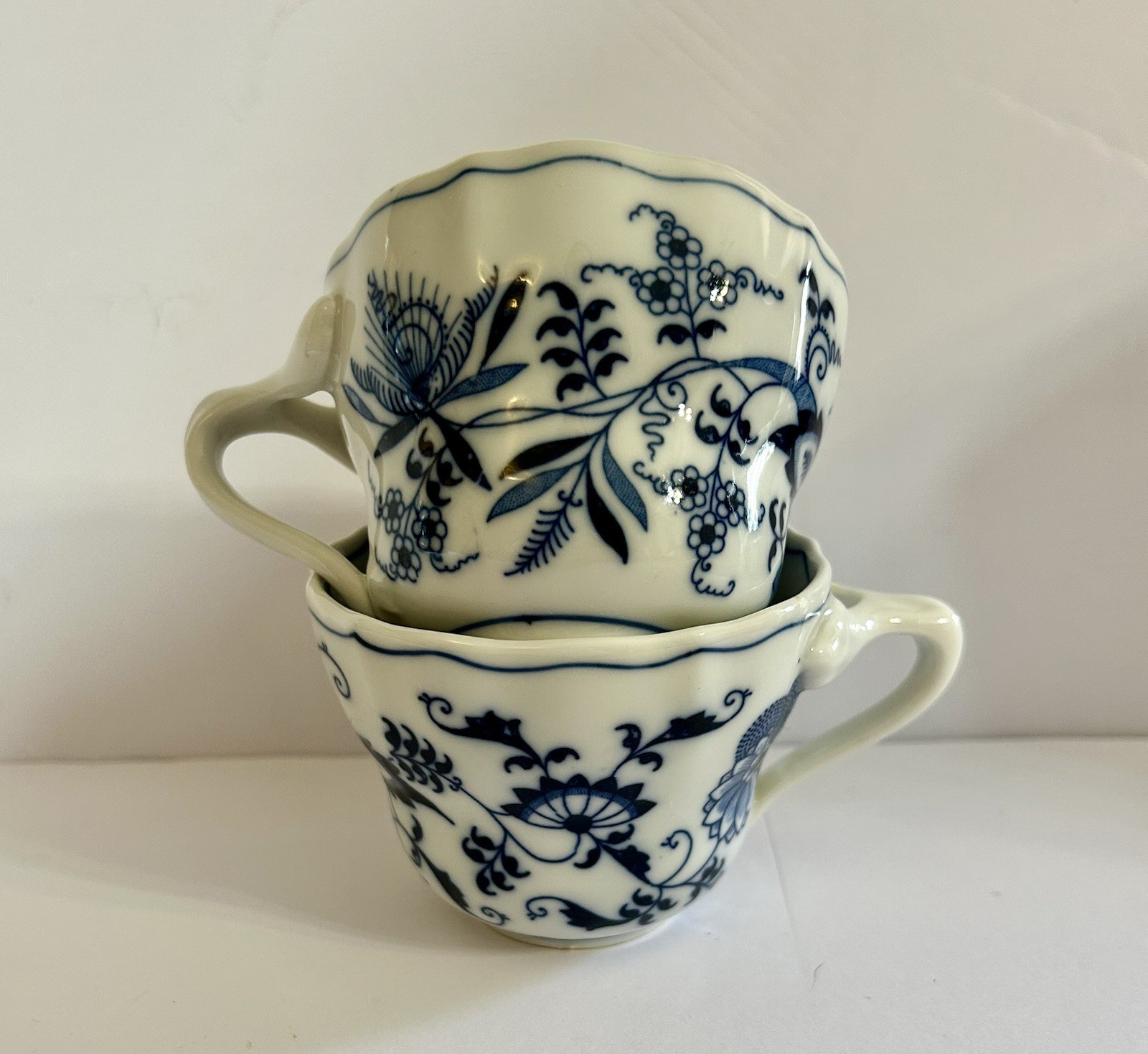 VTG Blue Danube In Blue Onion Set Of 2 Tea Cups W/ Split Handle Japan 1950-1970s