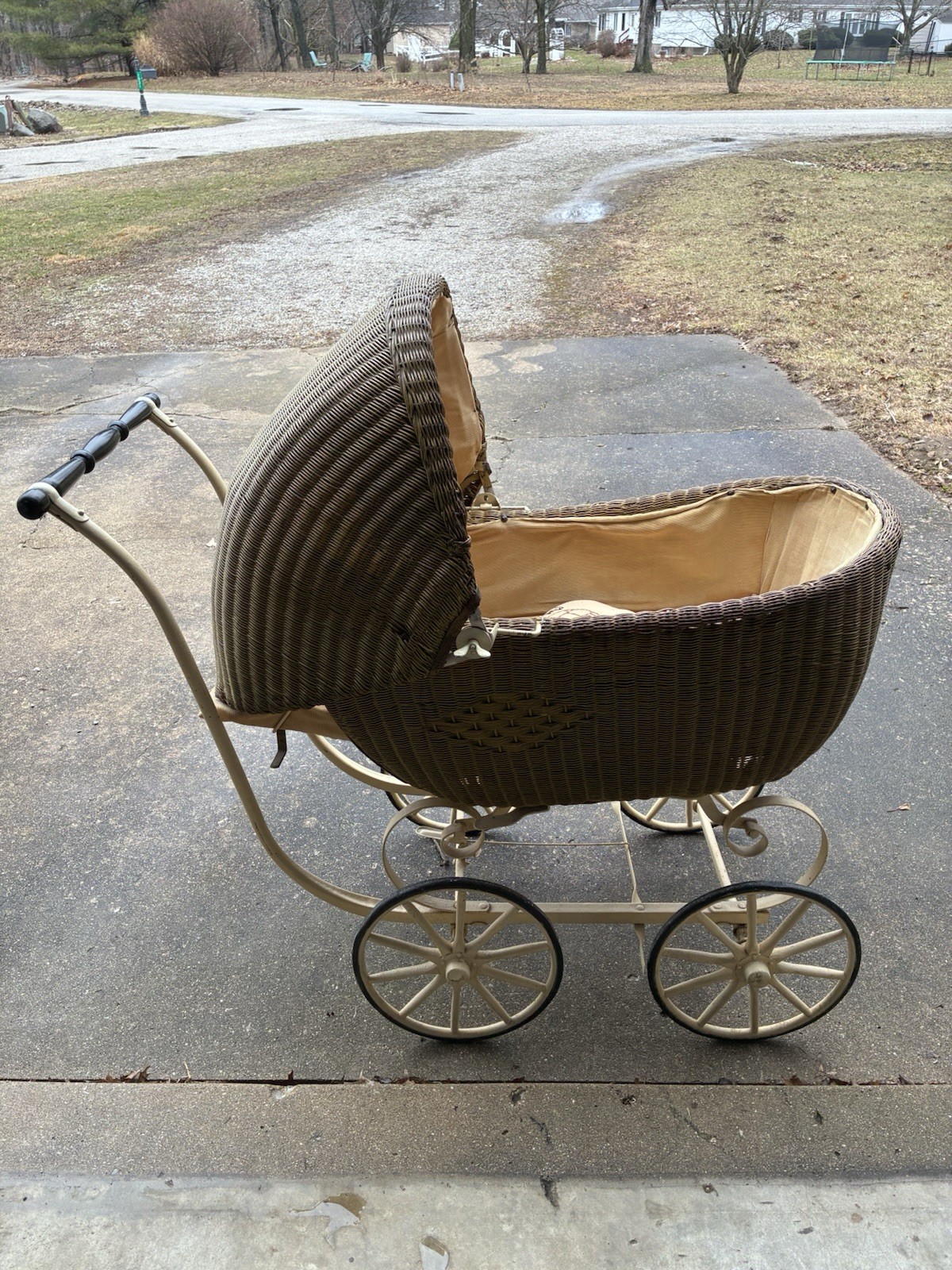 VINTAGE LARGE ANTIQUE WICKER BABY STROLLER BUGGY LOCAL PICKUP ONLY