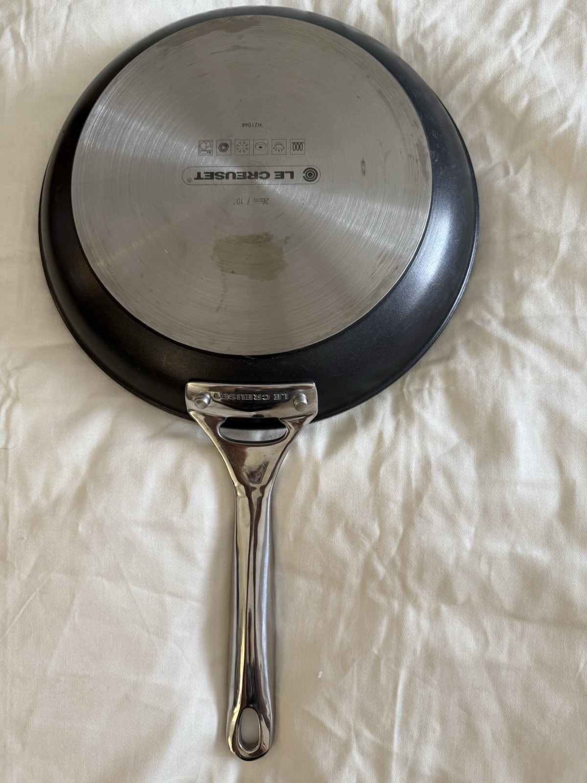 Le Creuset  Toughened 10-inch 26cm Non-Stick Pro Fry Pan with Handle 