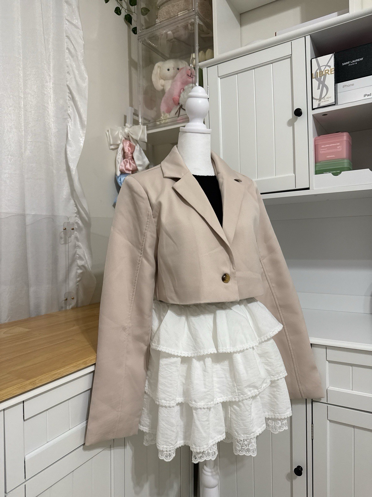 Women's Beige Collared Button Cropped Suit Jacket Blazer Long Sleeve Size M