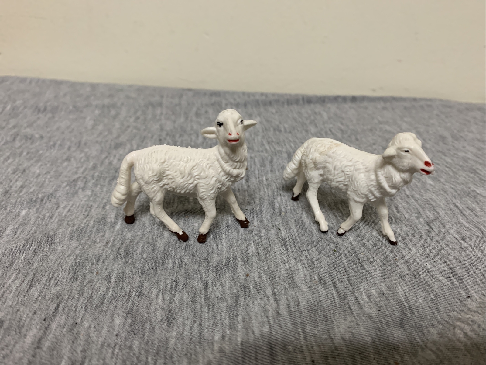 Vintage Plastic Nativity Sheep Figures Italy