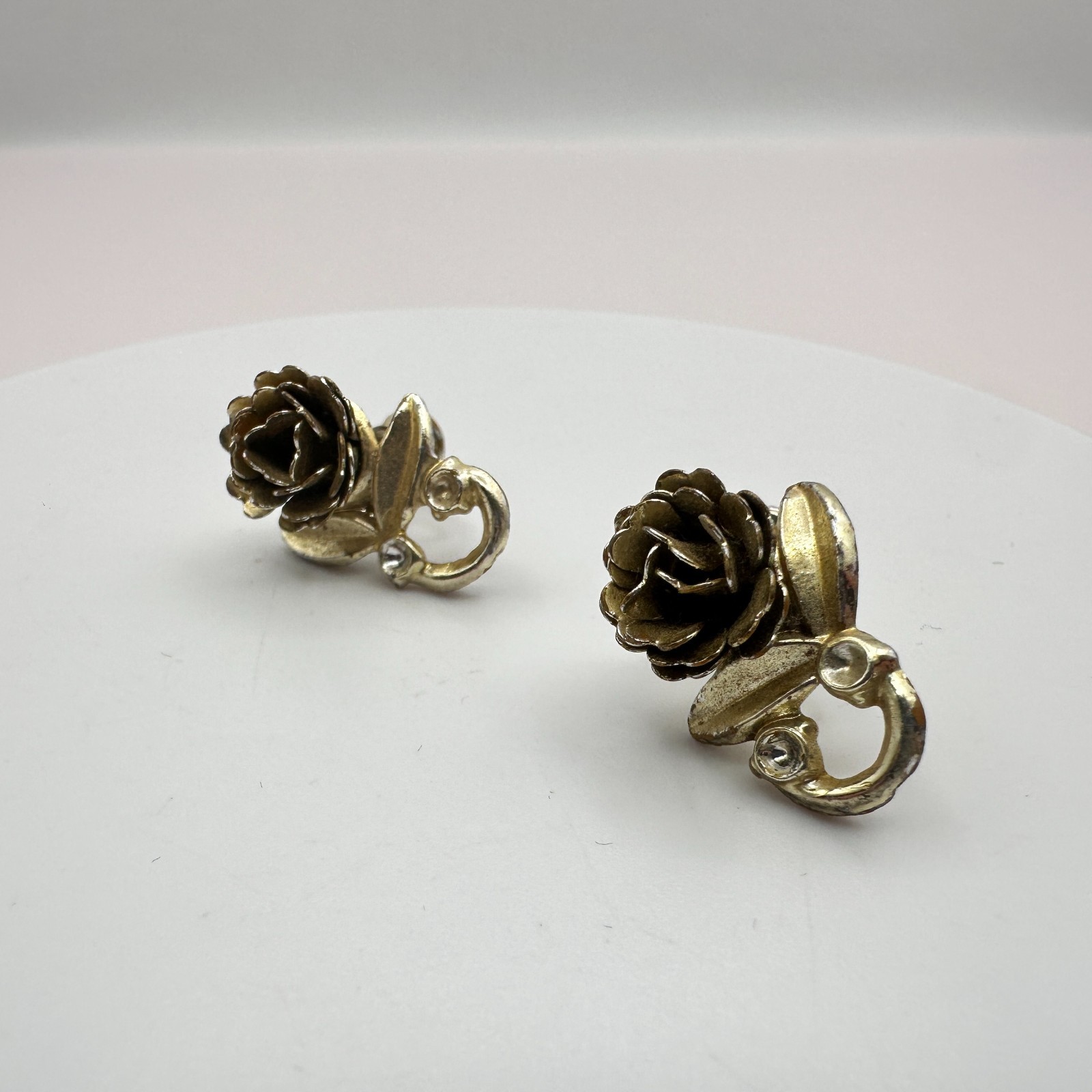 Vintage 50s Gold Tone Rose Flower Rhinestone Screw Back Earrings Jewelry
