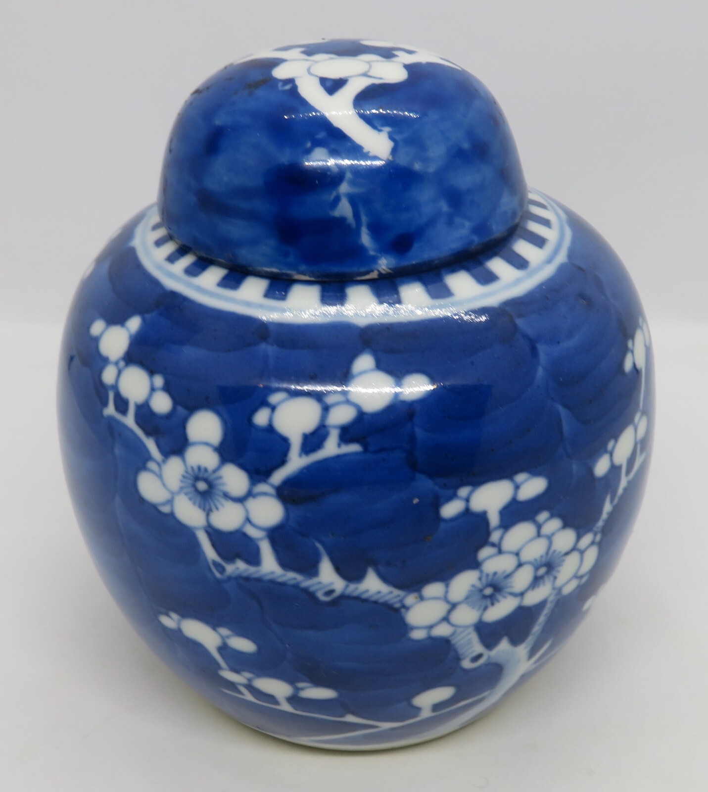 Chinese export blue white vintage Victorian oriental antique prunus vase jar E