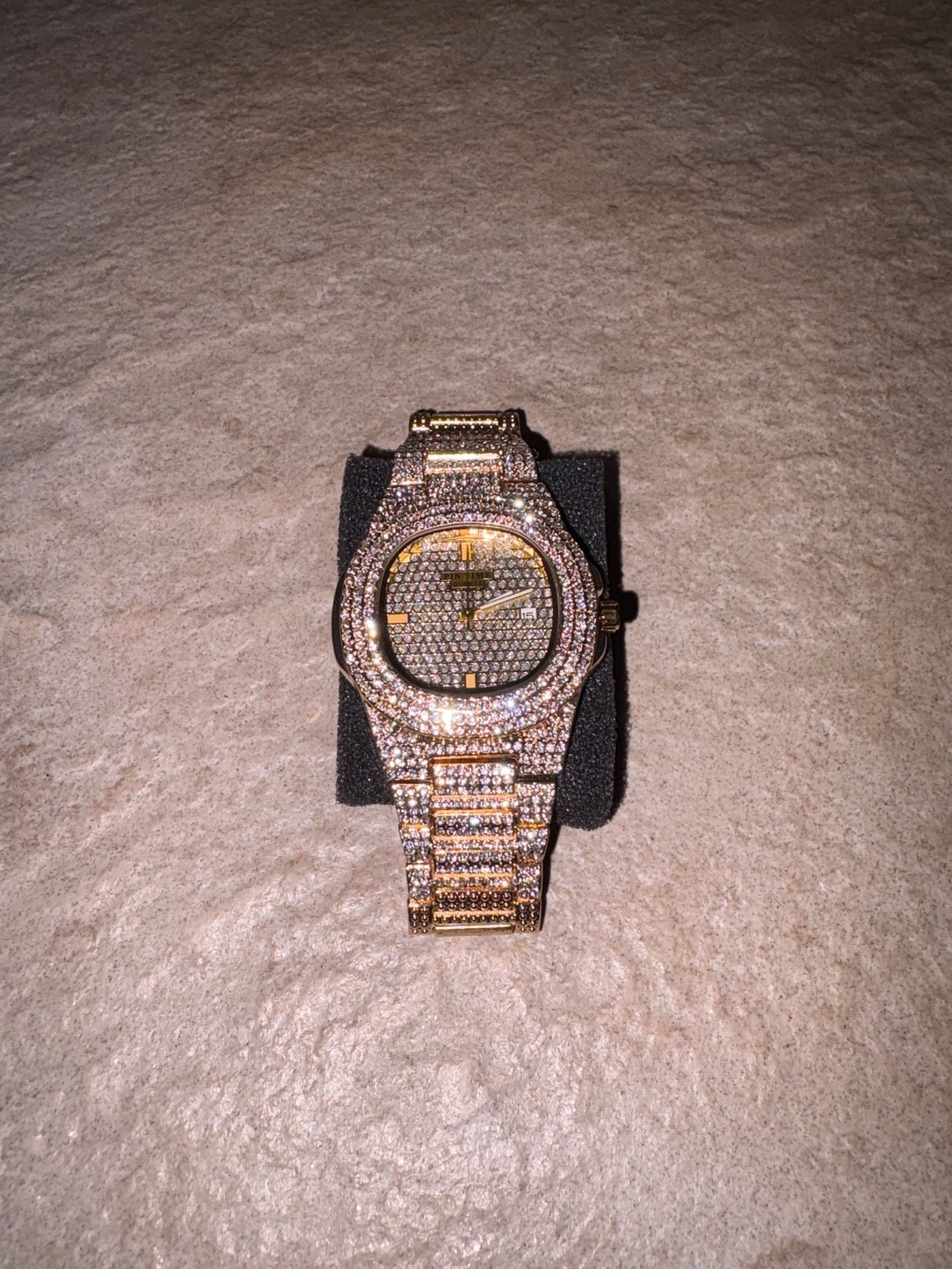 Luxury Unisex Crystal Watch by Fashion Watches in Yellow Gold