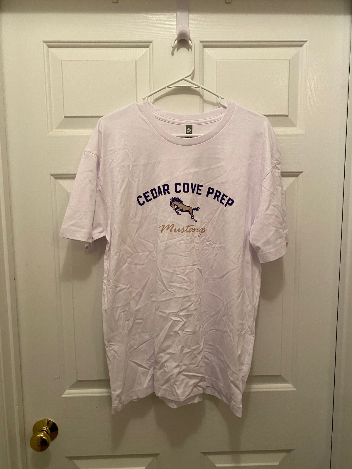 Swagger Apple TV Show Cedar Cove Prep Mustangs Prop Worn Logo T-Shirt Large