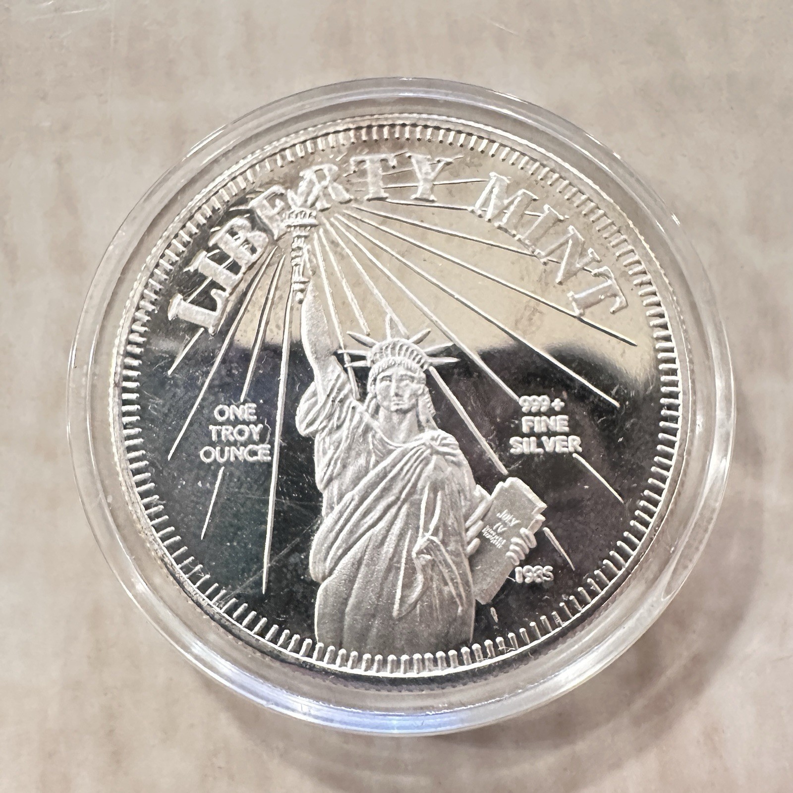 1985 Liberty Mint Statue Of Liberty 1 Troy Oz .999 + Fine Silver Coin Case Nice