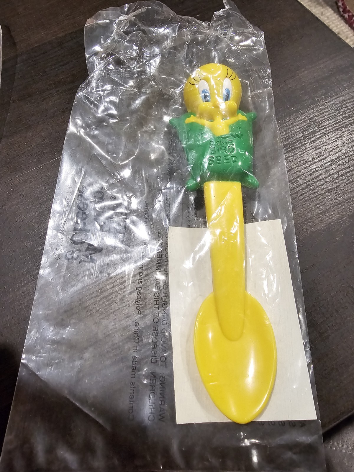 Kraft Tweety Bird Spoon 2000 Macaroni & Cheese Fast Food x 2 Premium Toy