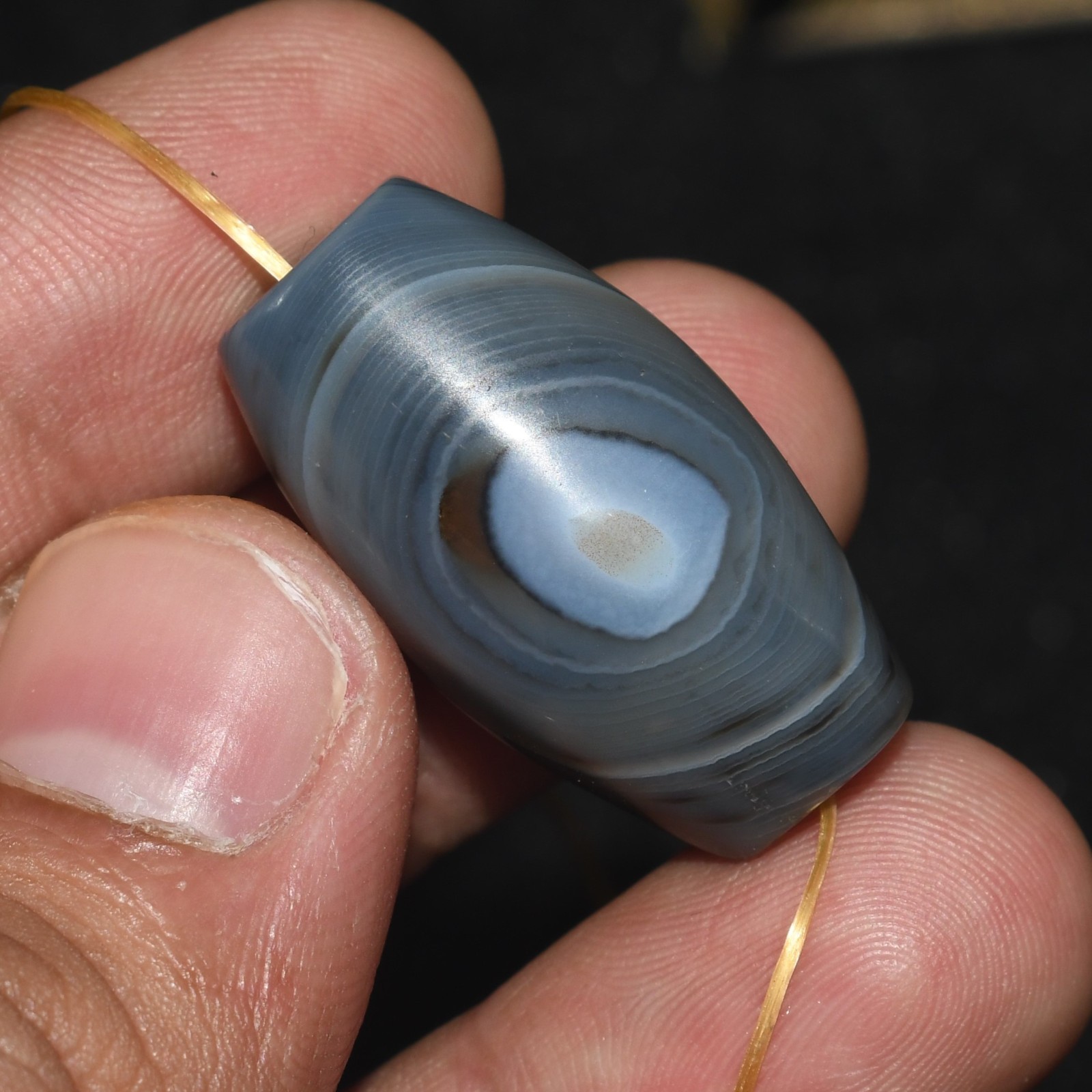 Authentic Central Asian Banded Agate Stone Bead in good Condition with Eye