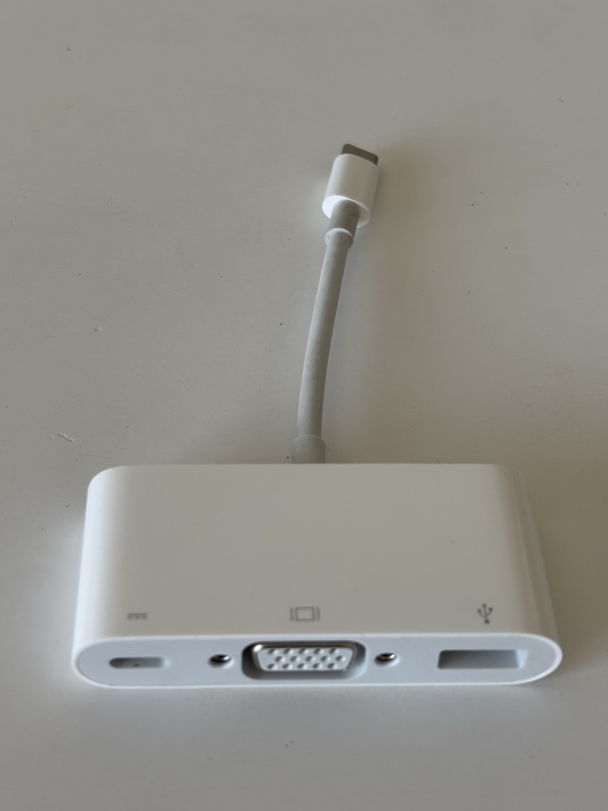 Apple USB-C to VGA Multiport Adapter (MJ1L2AM/A, A1620)