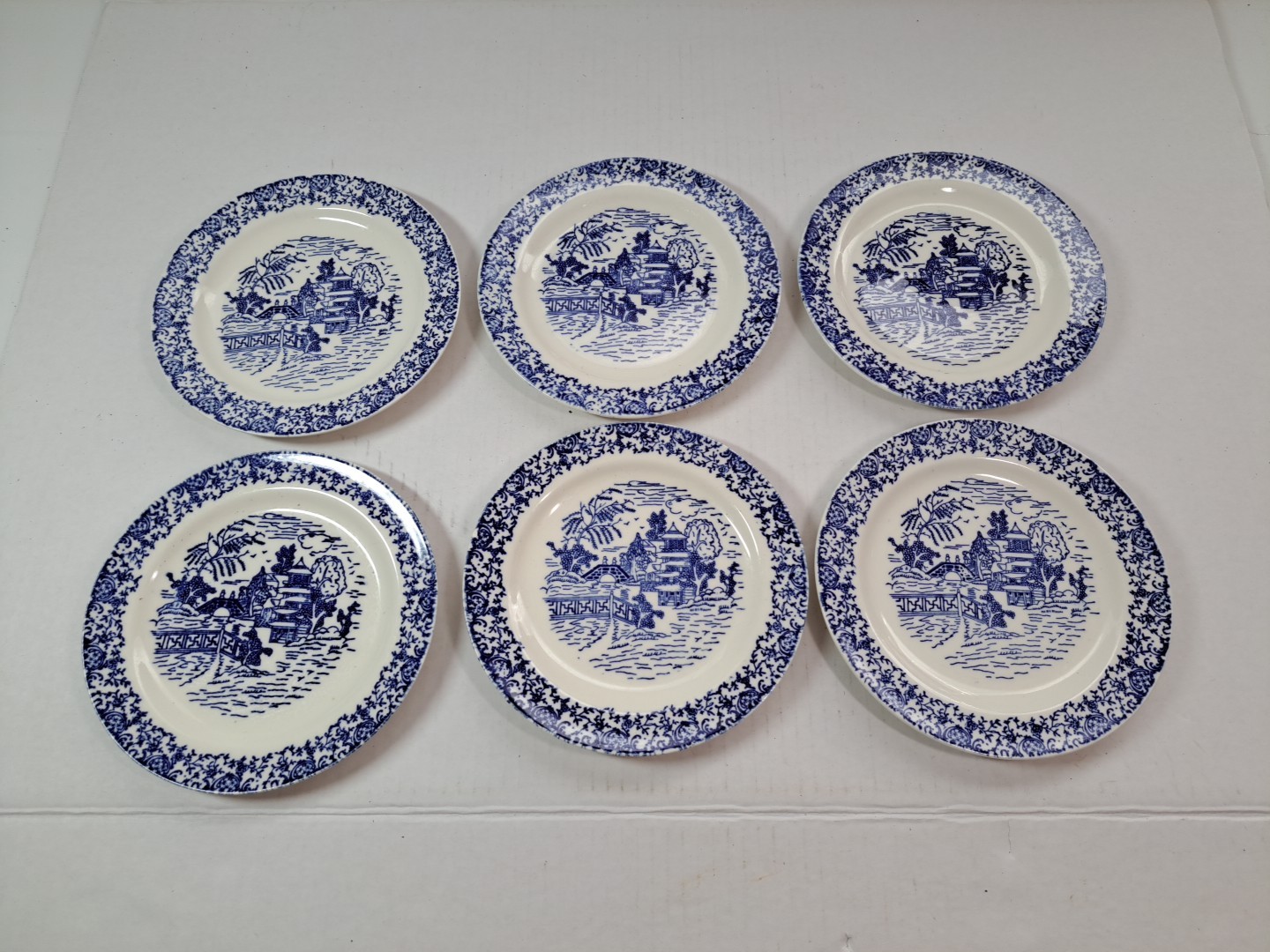 Set Of 6 Vintage 6 1/4” Round Blue Willow Pattern Plates
