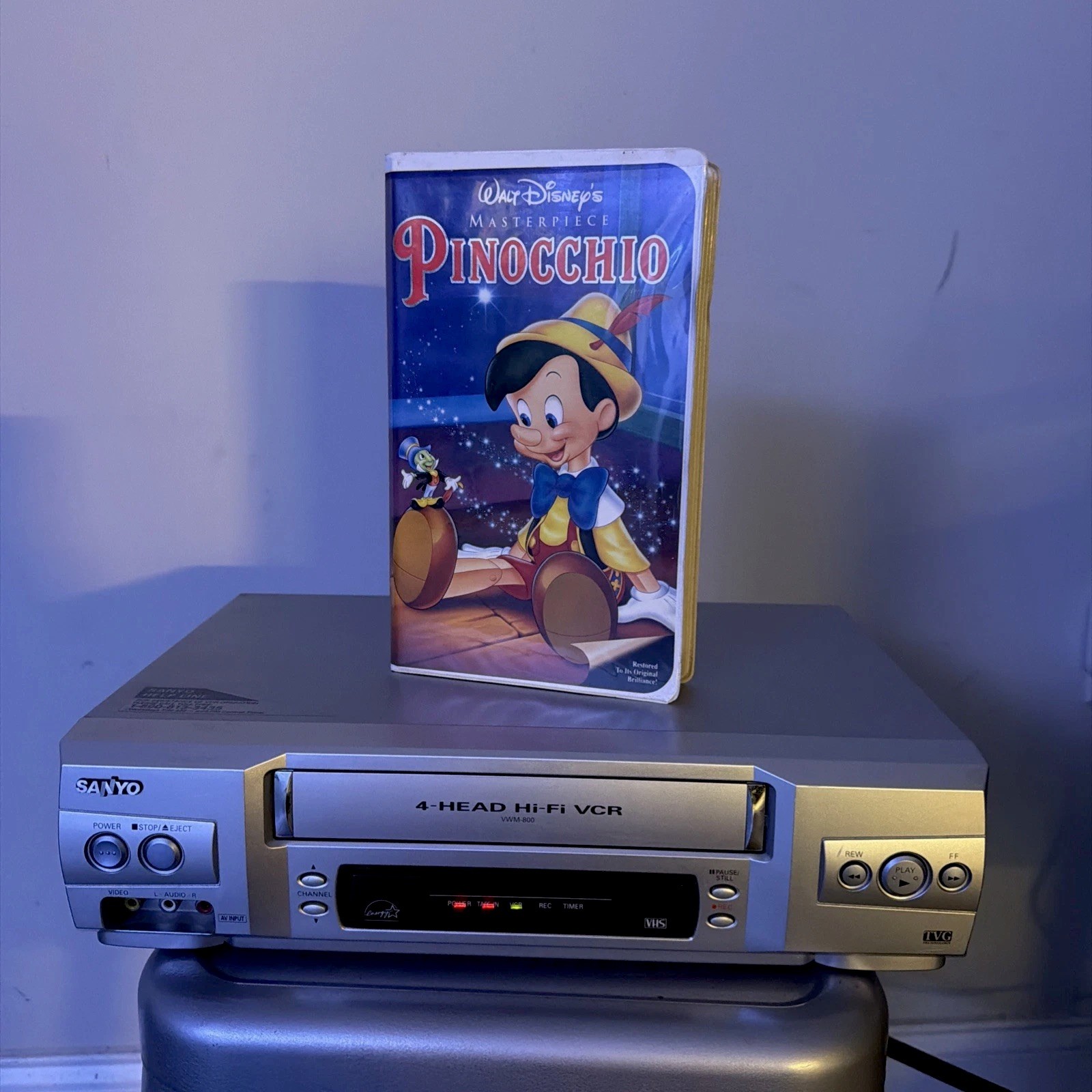 Sanyo VWM-800 4-Head Hi-Fi VHS VCR + Includes AV Cables & Pinocchio VHS!