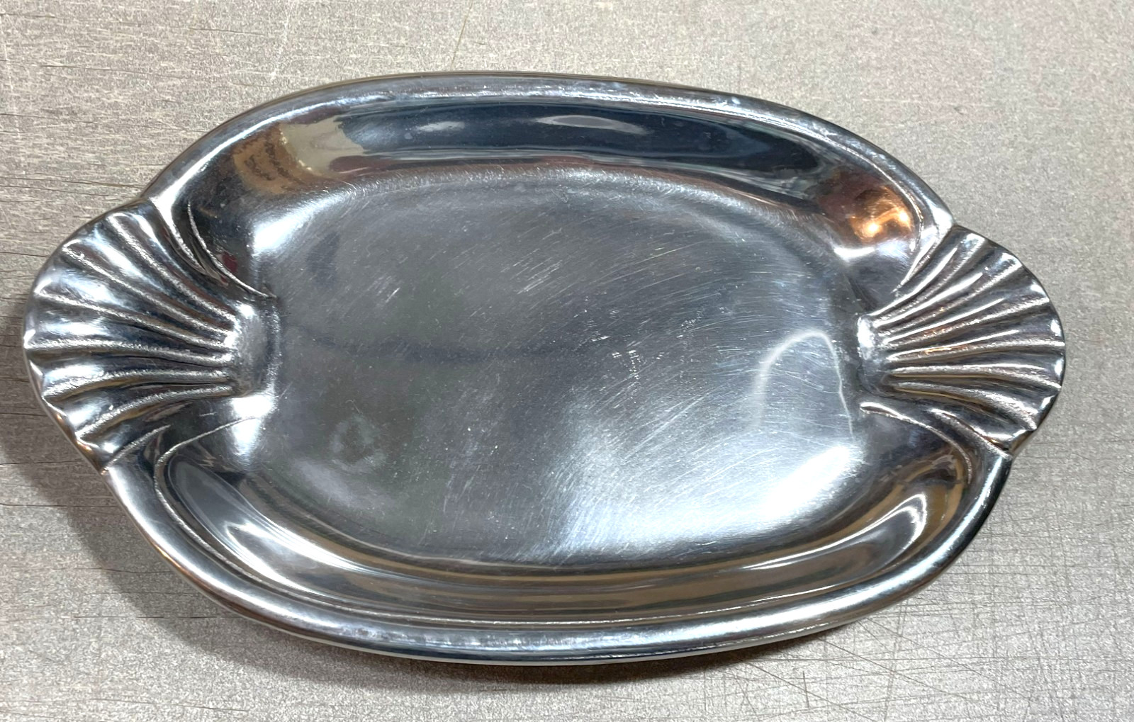 Wilton Armetale Oval Tray Dish Scallop Shell 10.5 x 6.4" Polished