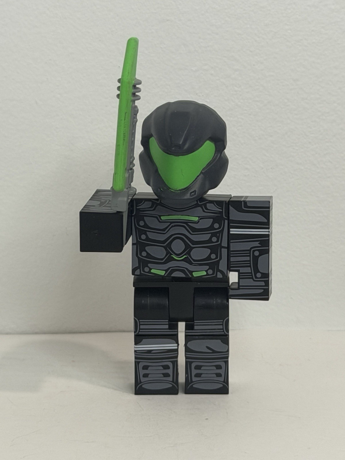 ROBL0X GRAND CROSSING: TITAN Figure Series 8 COMPLETE Helmet Sword (NO CODE)