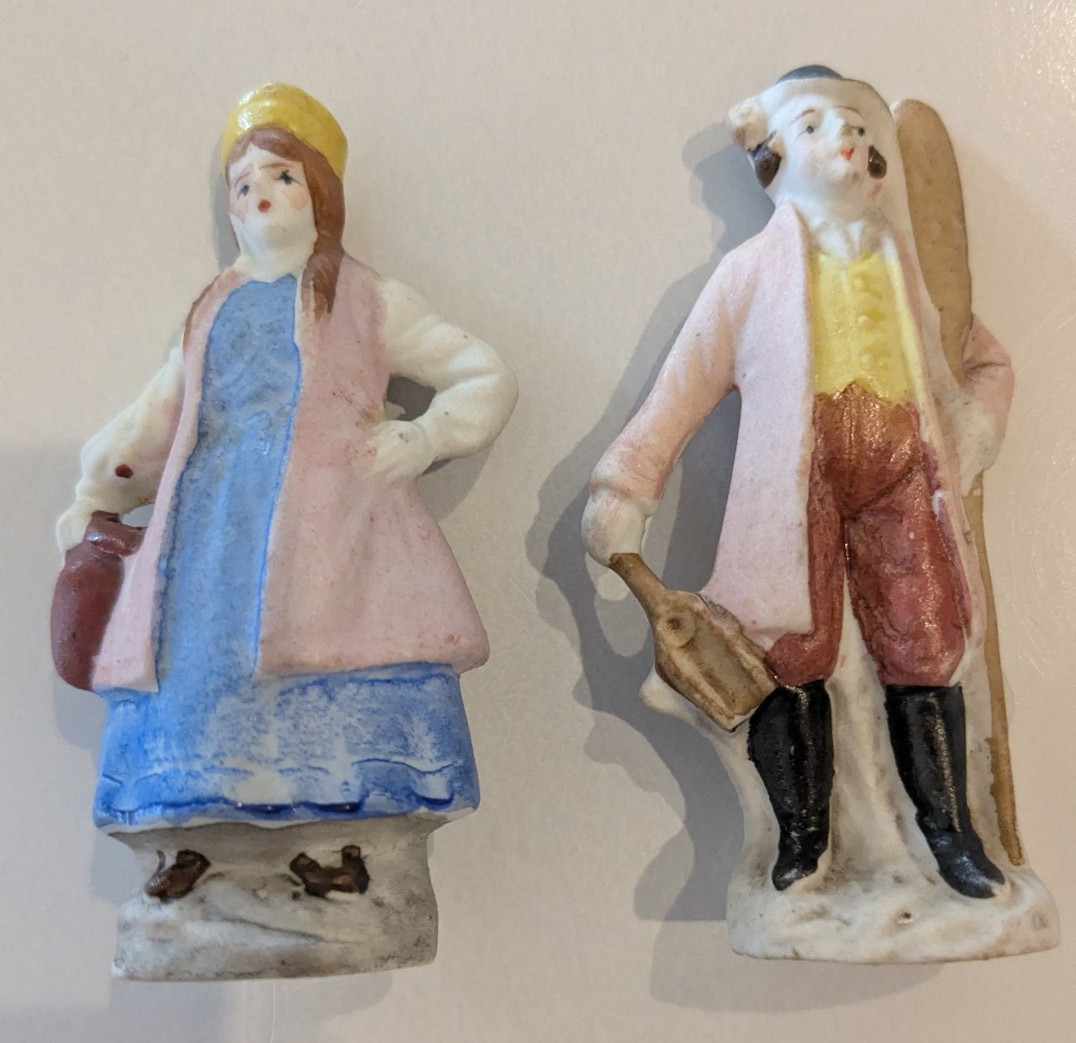 VINTAGE PAIR OF SMALL FIGURINES, MADE IN JAPAN, 3 1/4" TALL