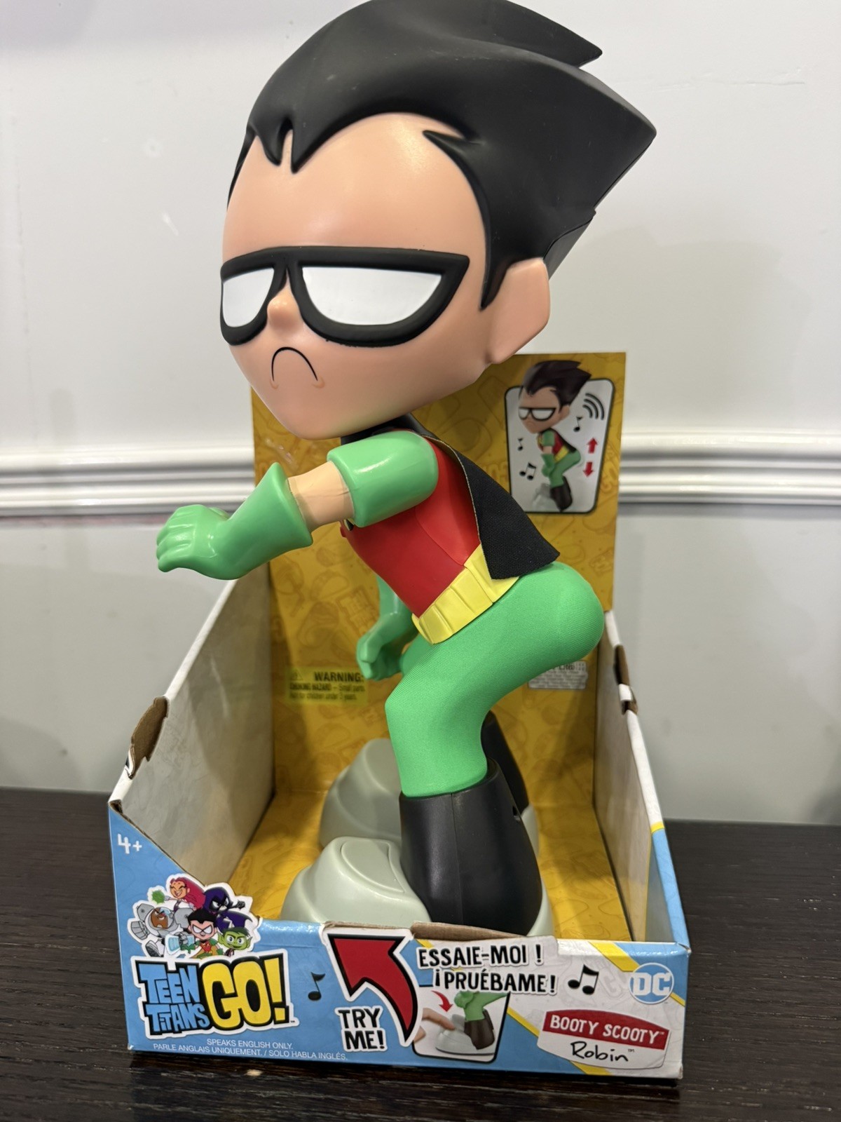 DC Comics Teen Titans Go! Booty Scooty Robin, Dancing Figure with Music