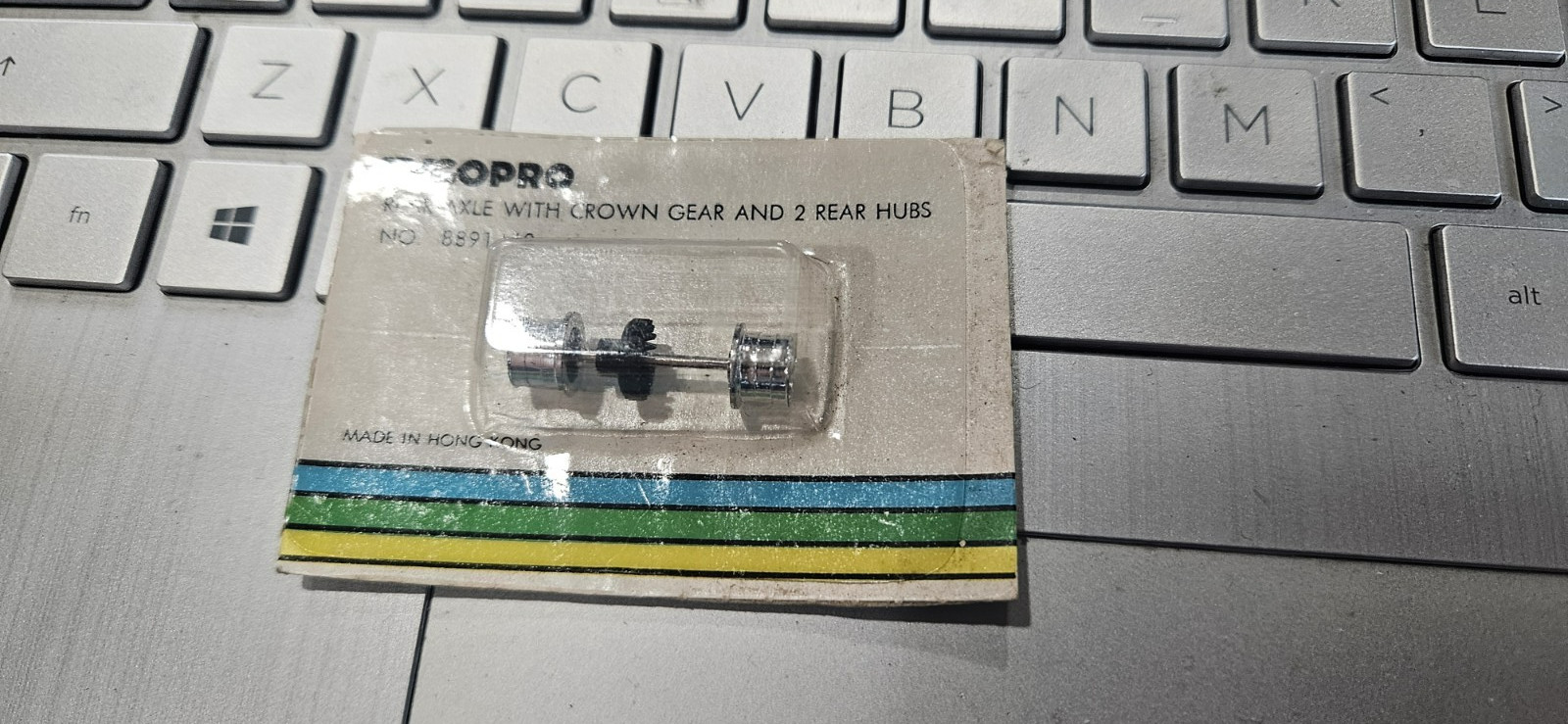 TYCO PRO 8891  REAR AXLE WITH CROWN GEAR 2 REAR HUBS CHASSIS  HO SLOT CAR NOS