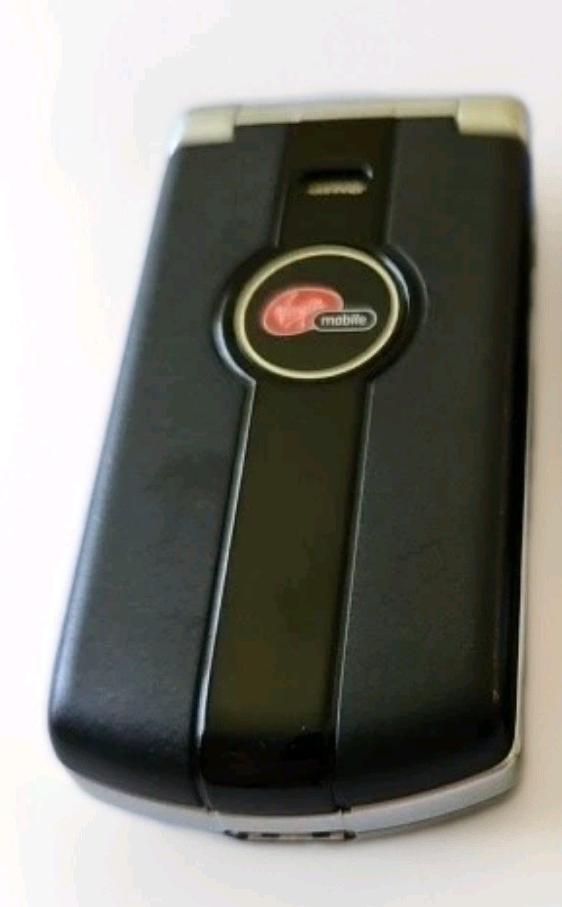 Vintage Flip Phone Kyocera 3G COMA Silver & Black (Virgin Mobile) UNTESTED Parts