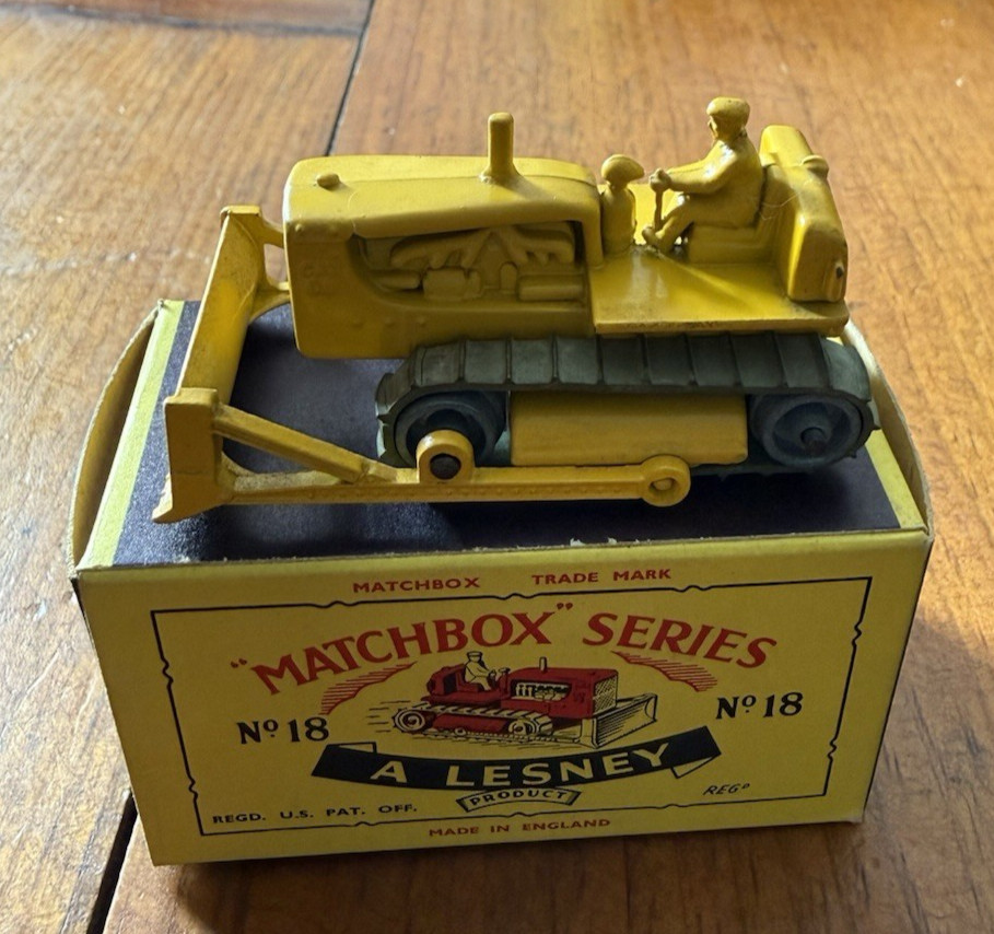 Vintage Matchbox Series Lesney #18B Caterpillar Bulldozer - 1958 With Box