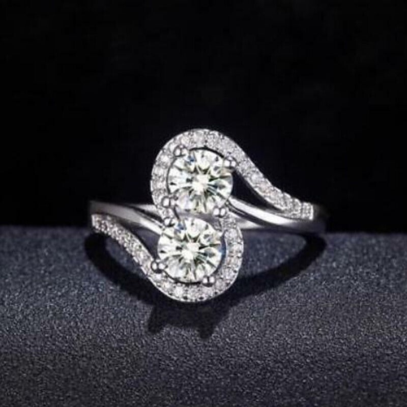 2Ct Round Cut Simulated Diamond Twist Anniversary Ring In 14K White Gold Plated