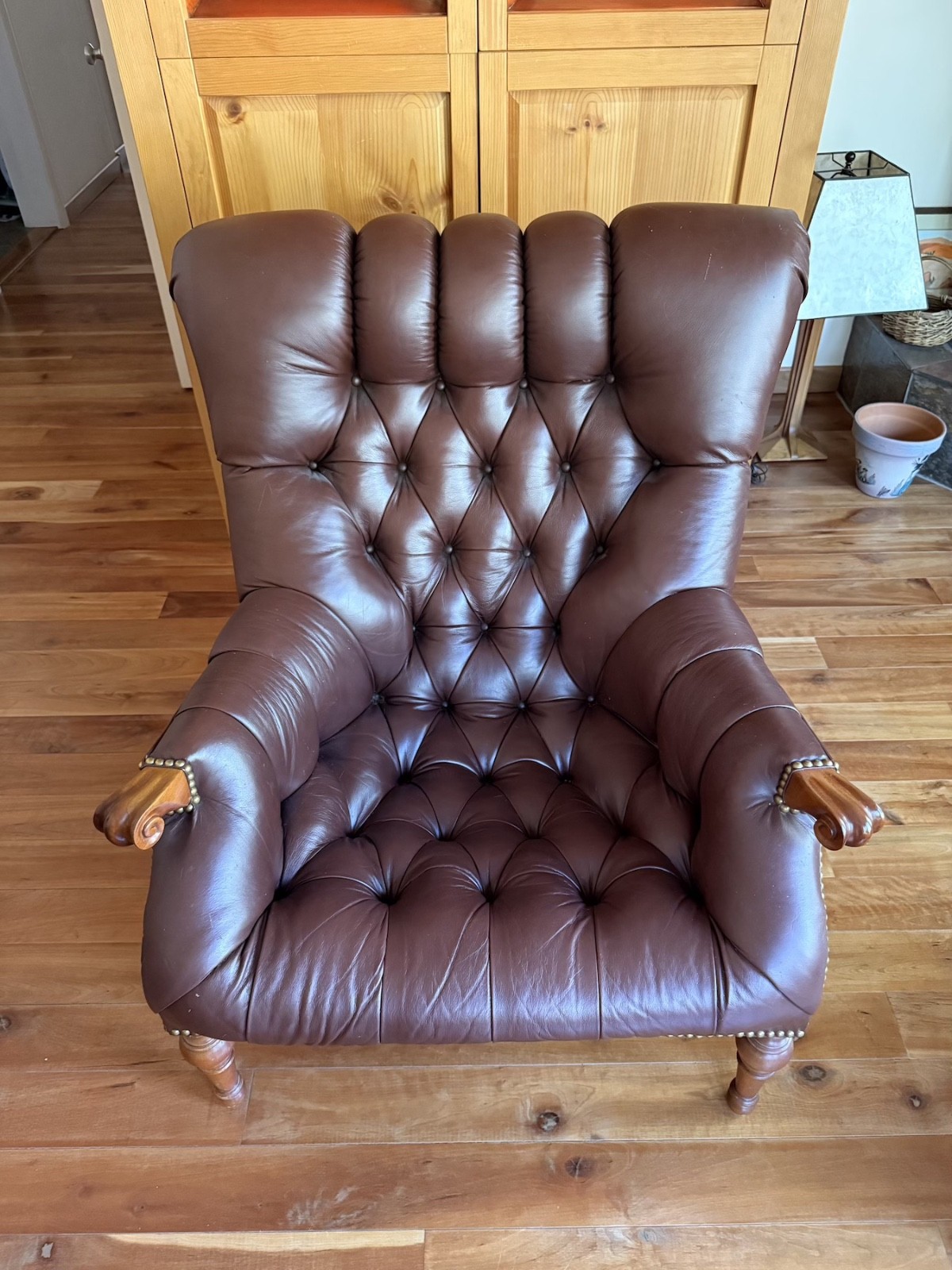 Stickley Leopold Chair, brown, excellent condition, Vintage 2011